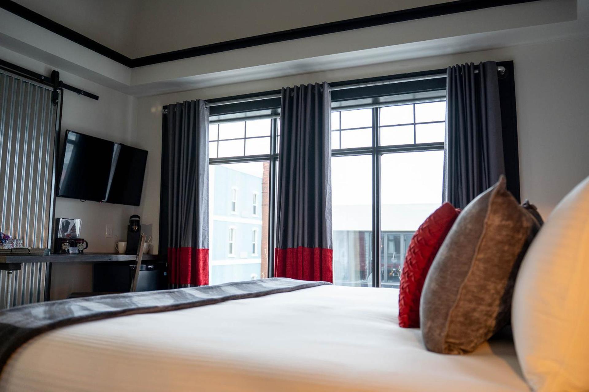Heart & Hops Brewery Suites Kingsville Eksteriør bilde